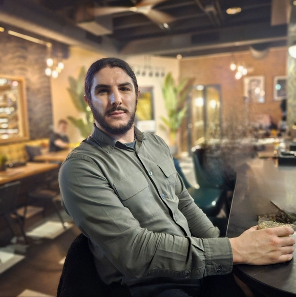 Meet your Posher, Joel - Picture 2 of 5